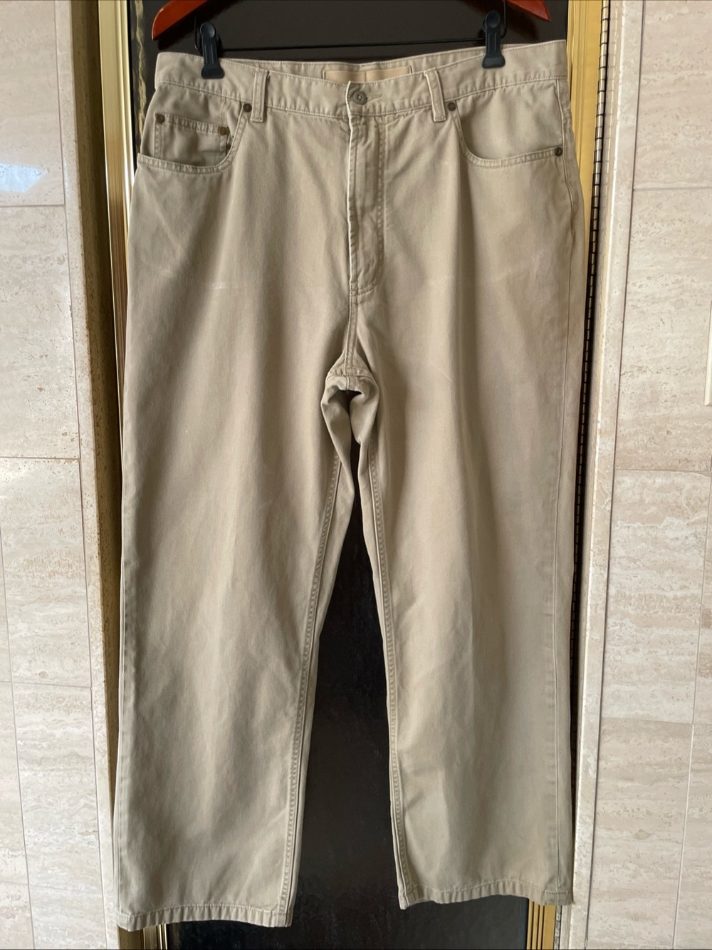 Men’s Nautica Relaxed Fit flat front Tan khakis size 36 Waist X 30 Inseam
